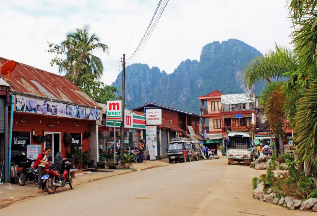 streets-of-vang-vieng-laos